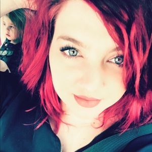 Meet your Posher, Hillary